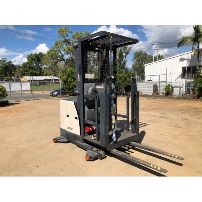 Used Crown Stockpicker SP3400